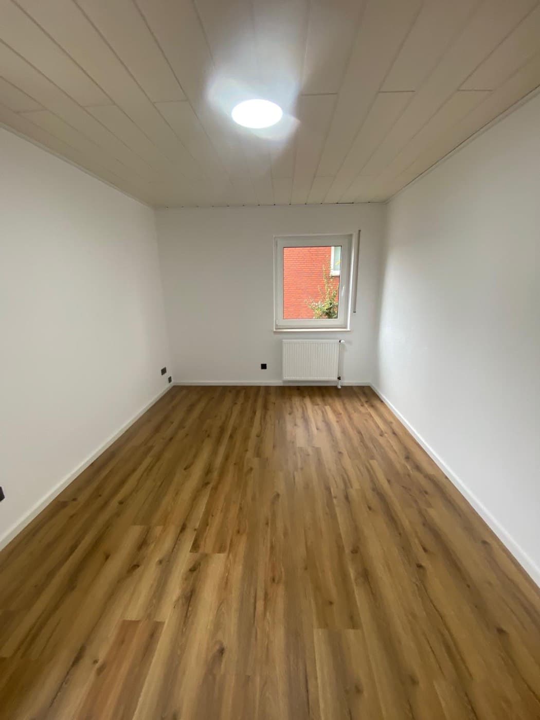 Appartement T3 rénové avec parking à Rheine — photo 2